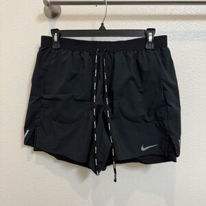 Nike Black Running Shorts Men’s Size Large 5in inseam w/ Liner
